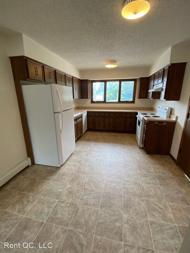 Building Photo - 2 br, 1 bath House - 2239 24th Street #9