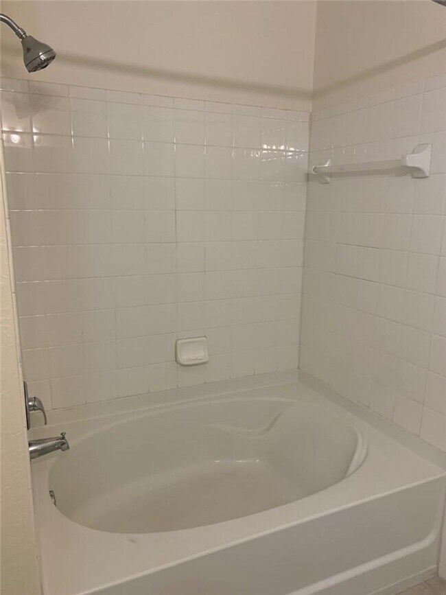 Building Photo - Palm Estates 2 Bedroom 2 Bath Condo w/Attached garage