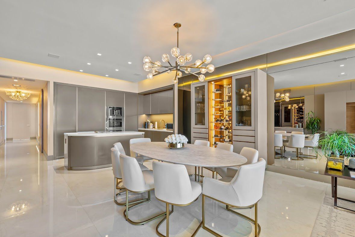 Building Photo - 18975 Collins Ave