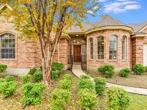 Building Photo - 13220 Villa Park Dr