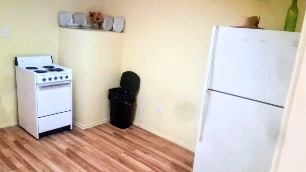 Building Photo - 203 N 13th St