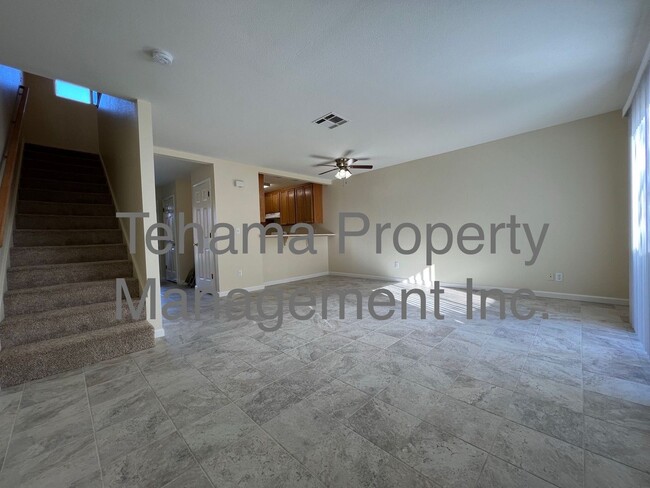 Building Photo - 1070 Lakeside Dr