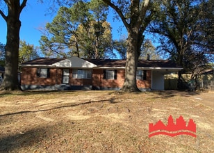 Building Photo - 2188 St Elmo Ave