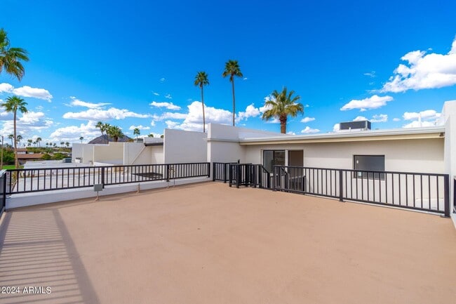 Building Photo - 7688 E Minnezona Ave