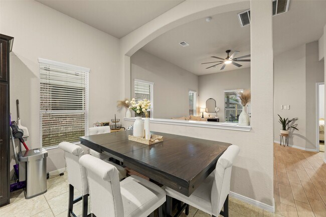 Building Photo - 2135 Harmon Crest Ct