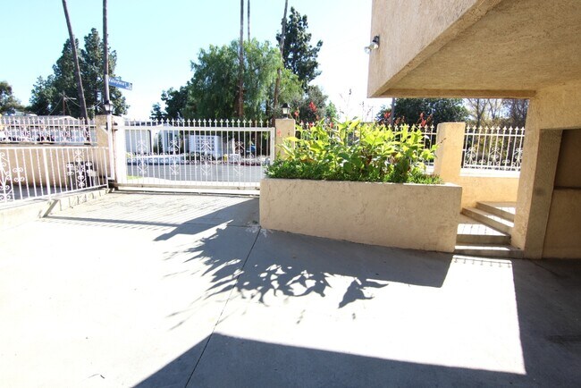 Building Photo - 4721 Kester Ave