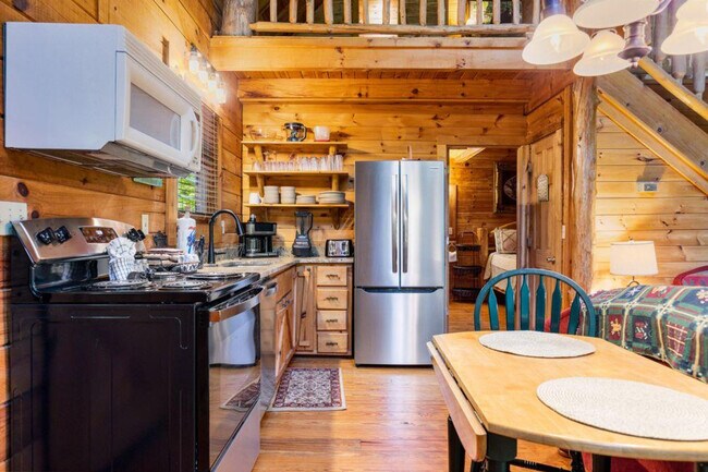 Building Photo - 3053 Brothers Way