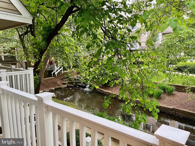 Building Photo - 5705 Chapman Mill Dr