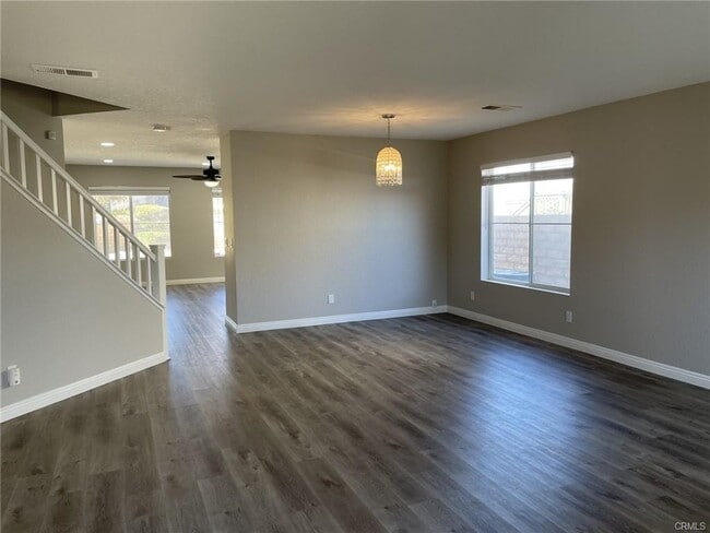 Building Photo - 38661 Annette Ave