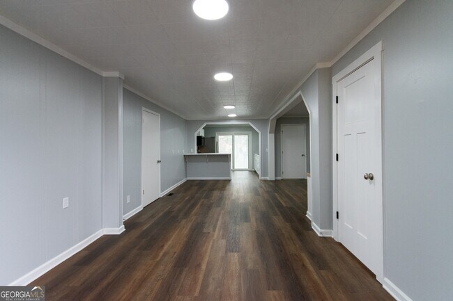 Building Photo - 7971 Roosterville Rd