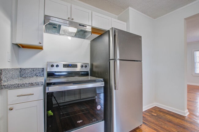 Building Photo - 2615 Warm Ave