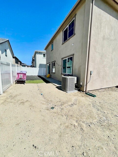Building Photo - 29145 Venice Pl