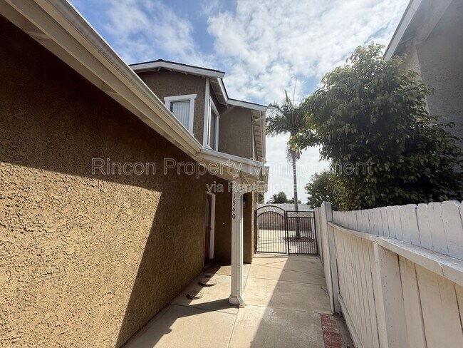 Building Photo - 1540 Pyramid Ave