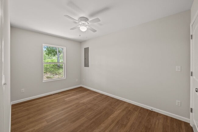 Building Photo - 518 Beaver Ln