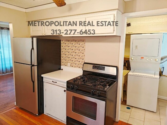 Building Photo - 5839 Helen St