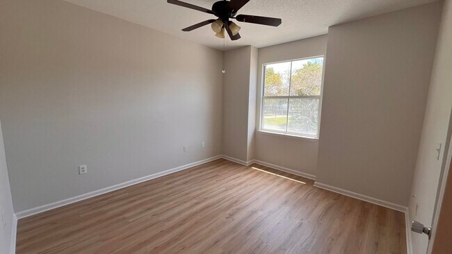 Building Photo - 2048 Alta Meadows Ln