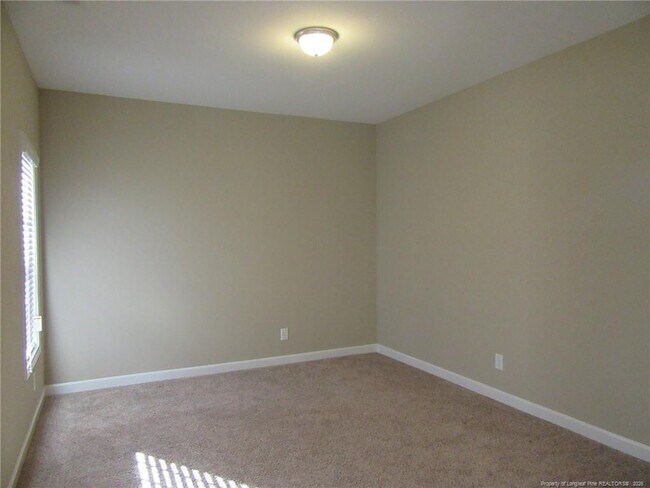 Building Photo - 2142 Yates Ranch Rd