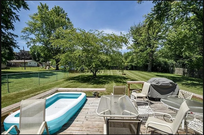 Large Backyard - 2611 N Kinser Pike