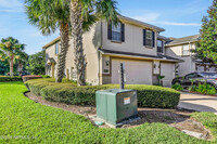 Building Photo - 3915 Buckthorne Dr