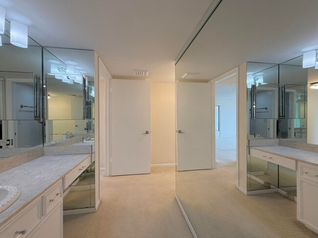 Building Photo - 2000 Presidential Way