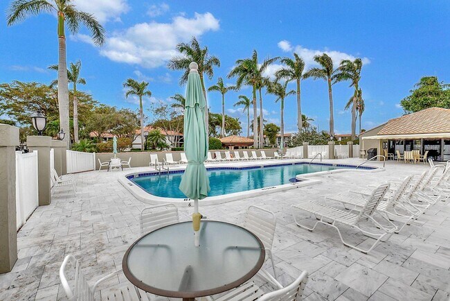 Building Photo - 95 Pelican Pointe Dr
