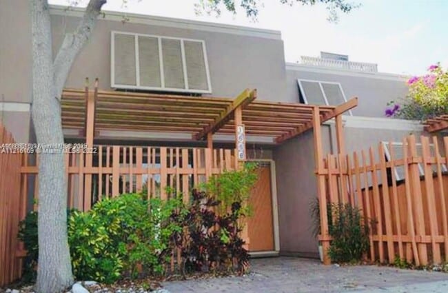 Building Photo - 1666 NW 113th Way