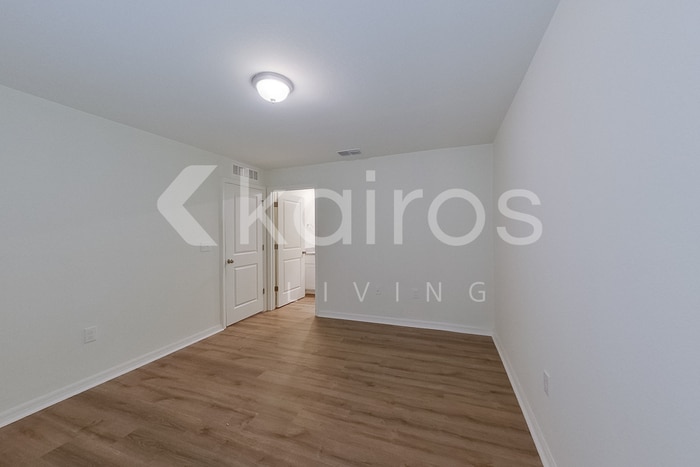 Building Photo - 21262 Quesada Ave