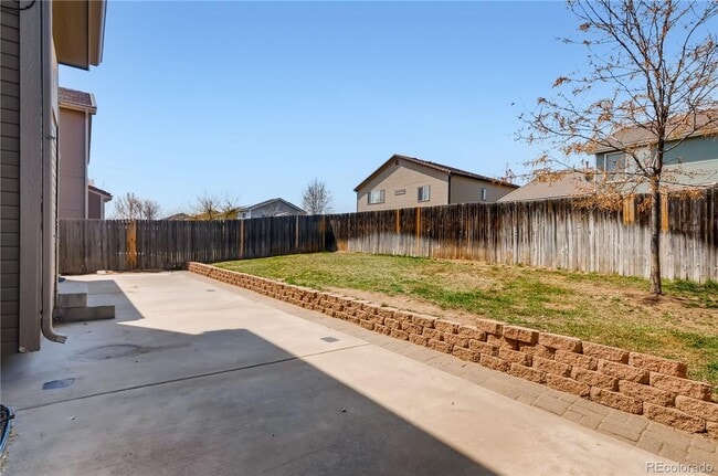 Building Photo - Beautiful 4 bedroom 3.5 bathroom single fa...