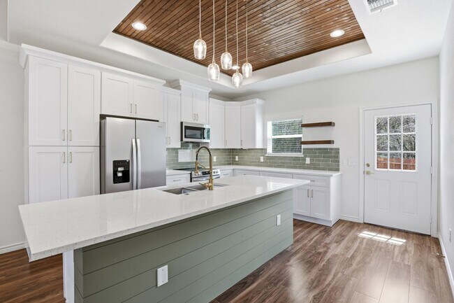 Building Photo - 5718 Barkridge Dr