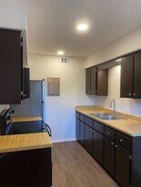 Building Photo - Trinity Oaks Apartments