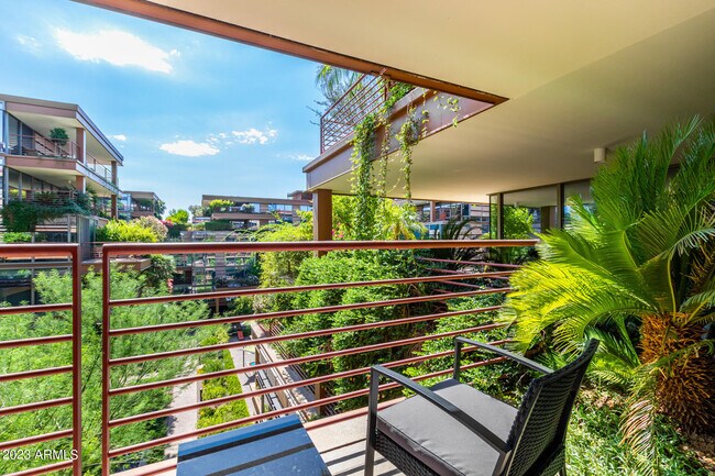 Building Photo - 7137 E Rancho Vista Dr