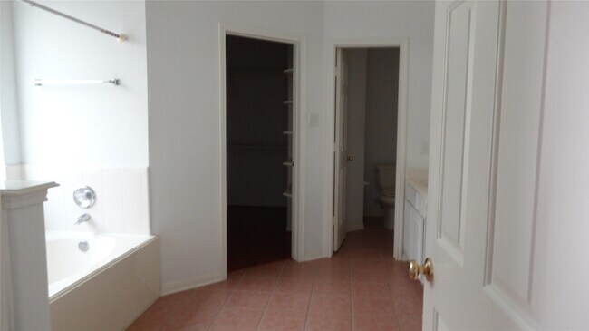 Building Photo - 4822 Schiller Park Ln