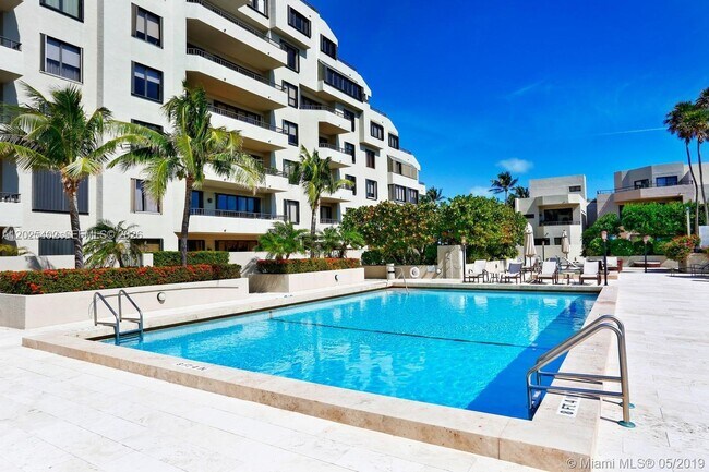 Building Photo - 201 Crandon Blvd