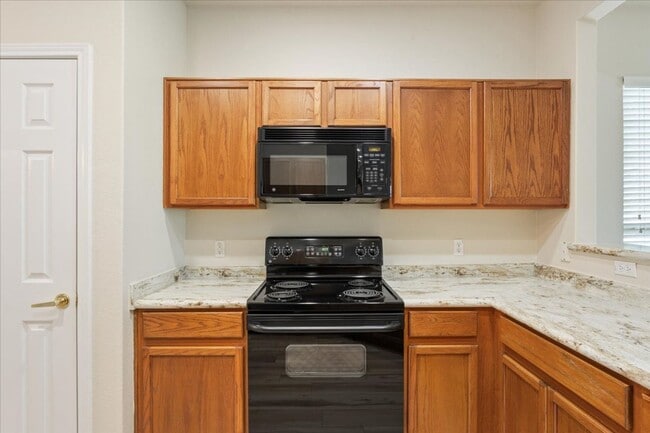 Building Photo - 141 Dickens Cir