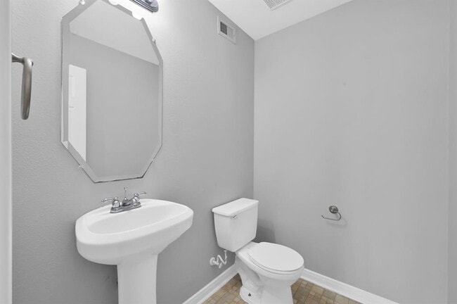 Building Photo - 167 Binnacle Ct