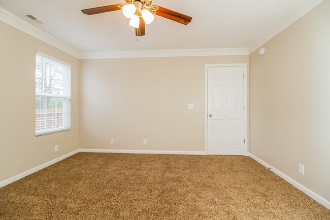 Building Photo - 1431 Westview Dr