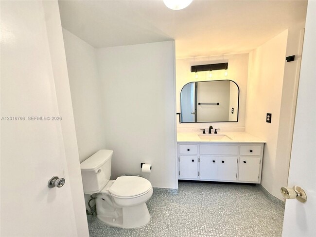 Building Photo - 1351 NE Miami Gardens Dr