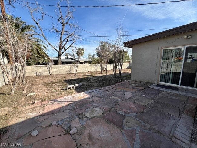 Building Photo - 1425 Wengert Ave