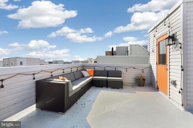 Building Photo - 2707 W Stiles St