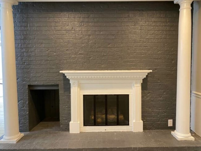 Building Photo - Rooms for rent in Apex