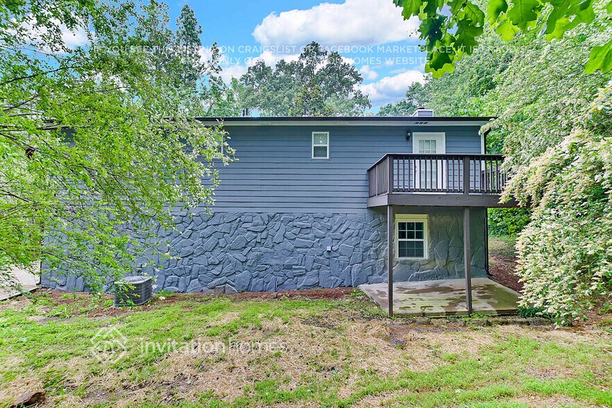 Building Photo - 6165 Queens Rd