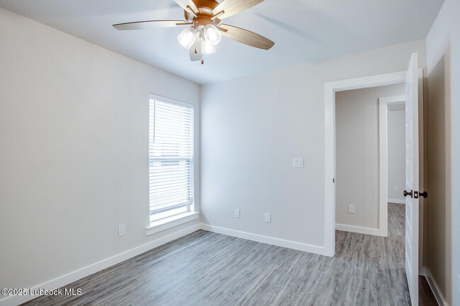 Building Photo - 10518 Abbeville Ave