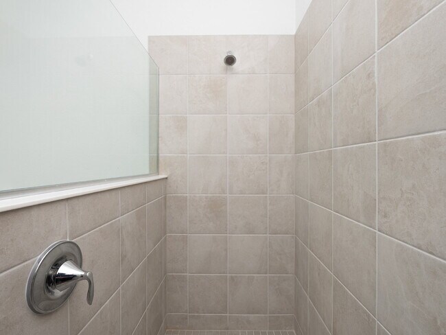 Building Photo - 11470 Burgundy Dr