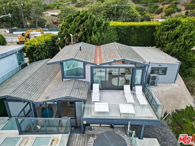 Building Photo - 26044 Pacific Coast Hwy