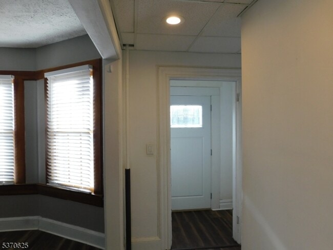 Building Photo - 176 Totowa Rd