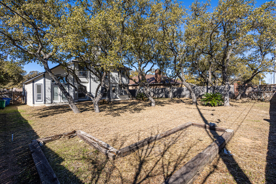 Building Photo - 7318 Chimney Bluff