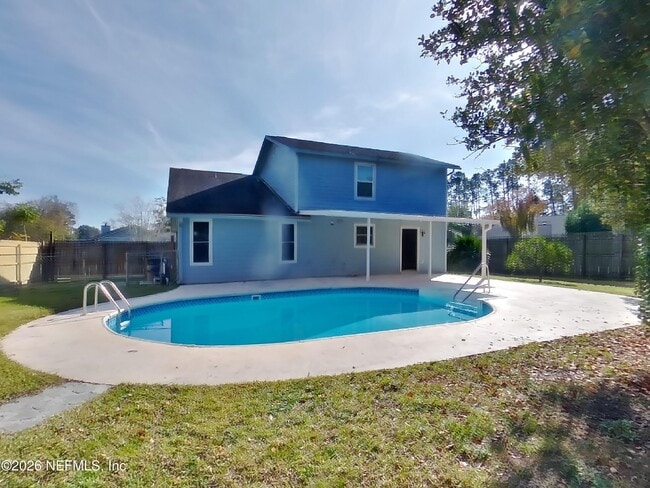 Building Photo - 10868 Trestle Ct