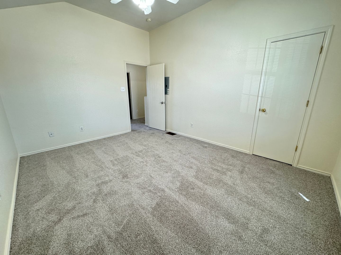Building Photo - 4407 Abigail Dr