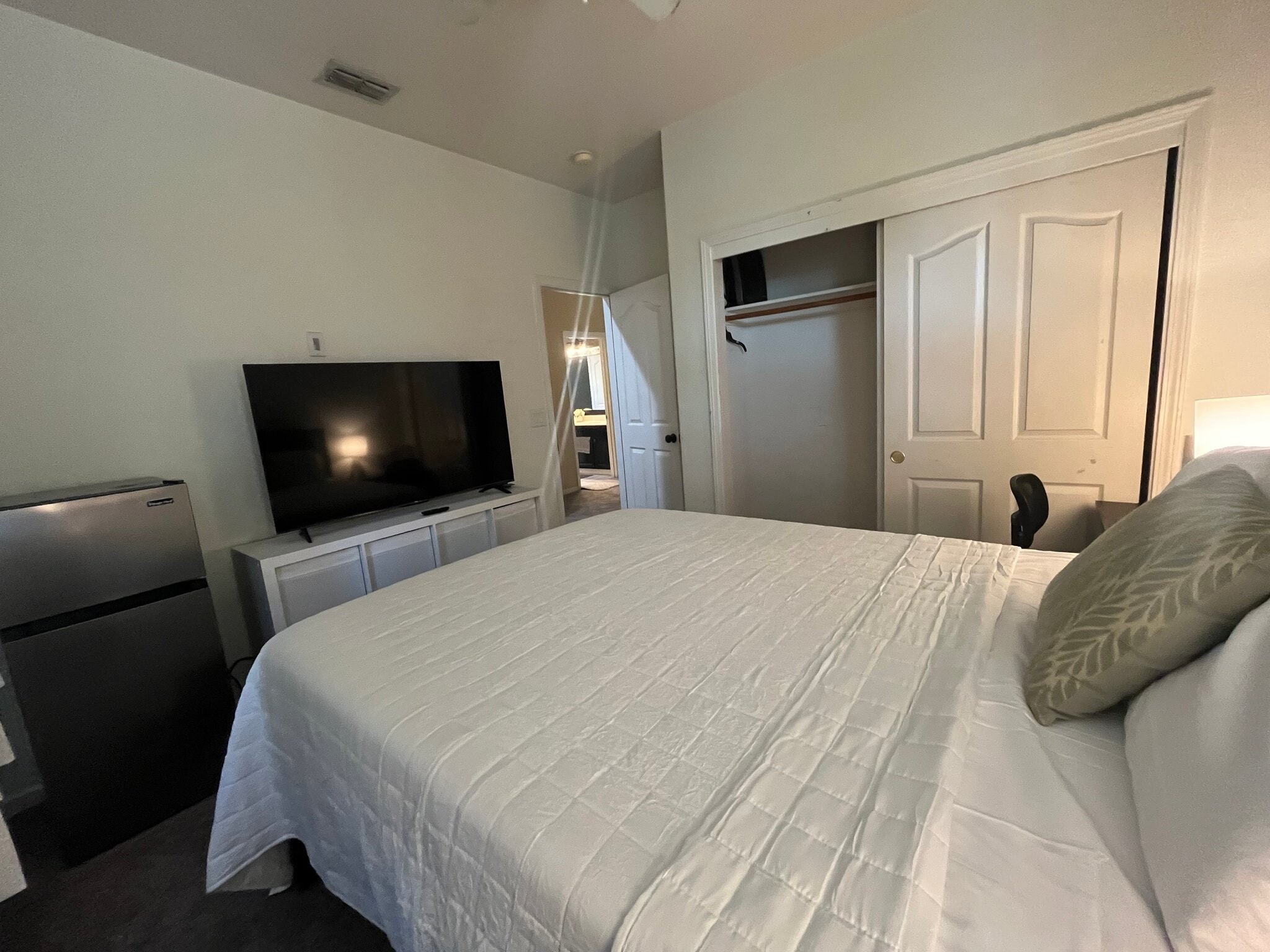 Building Photo - 8408 Arrowroot Cir