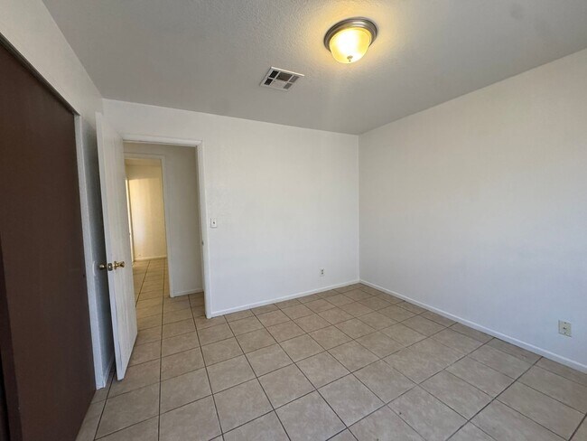 Building Photo - 1539 Monte Vista Dr